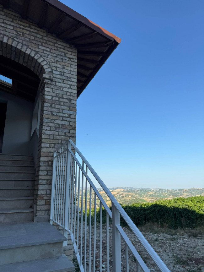 Rustici e Casali in vendita a Appignano del Tronto