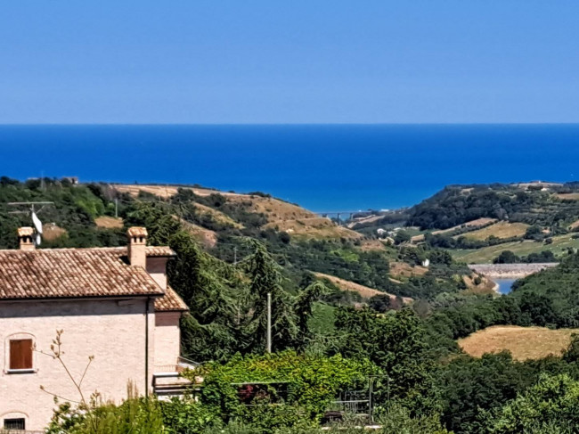 Rustici e Casali in vendita a Montefiore dell'Aso