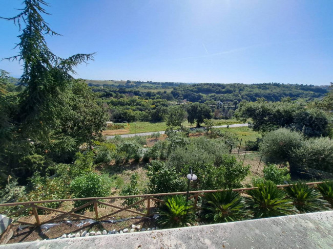 Rustici e Casali in vendita a Montefiore dell'Aso