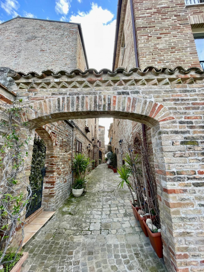 Centri Storici in vendita a Altidona