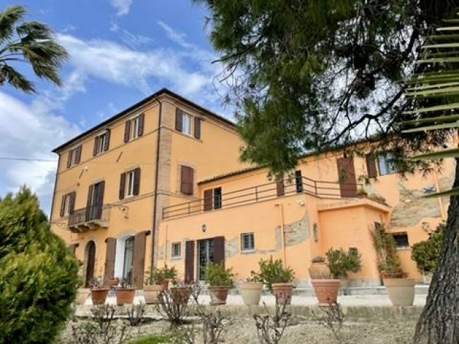 Ville di Prestigio in vendita a Offida