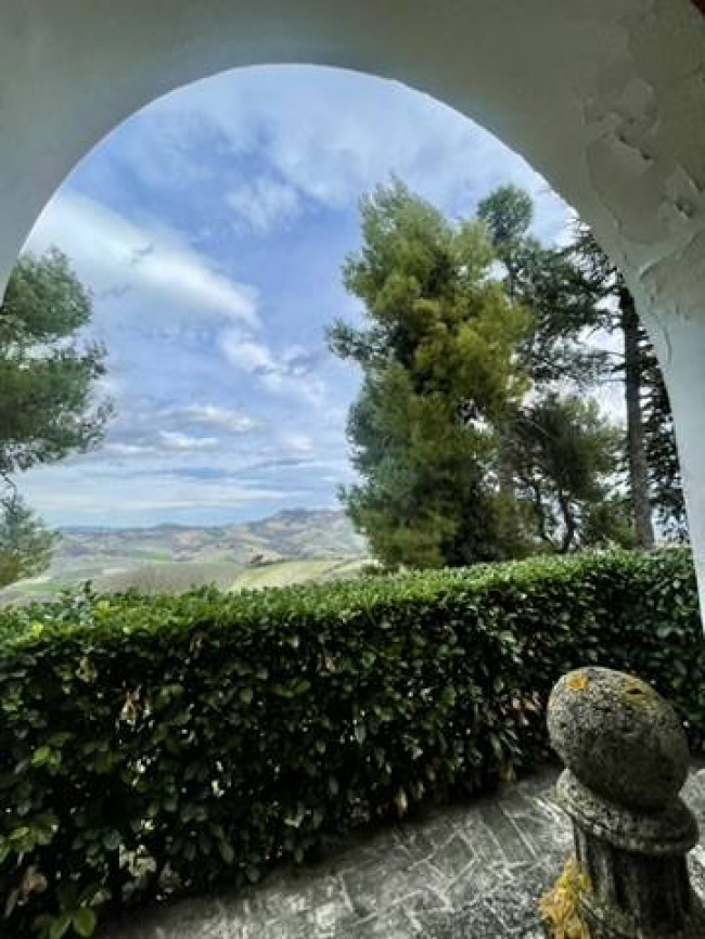 Ville di Prestigio in vendita a Offida