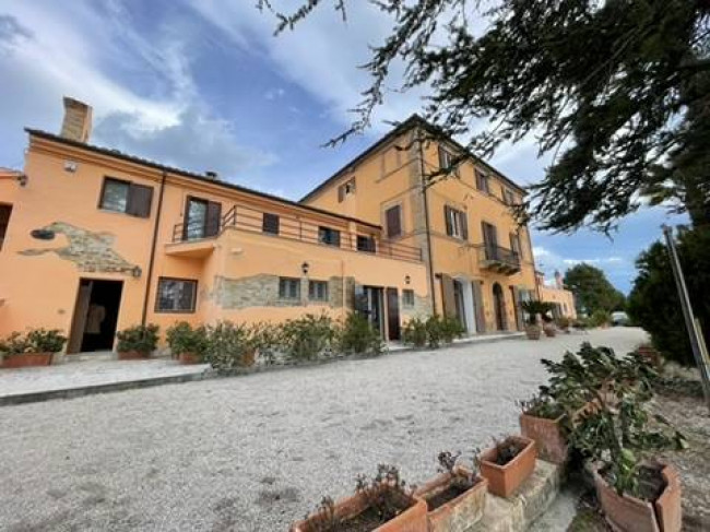 Ville di Prestigio in vendita a Offida