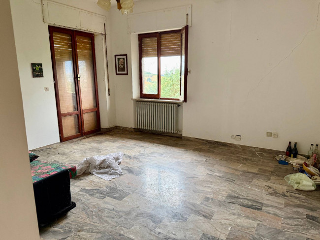 Rustici e Casali in vendita a Offida