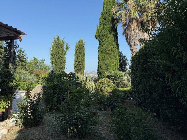 Rustici e Casali in vendita a Offida