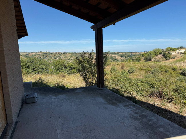 Cottages and Farmhouses for sale in Cupra Marittima