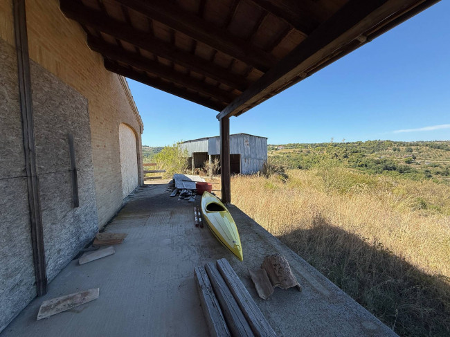 Cottages and Farmhouses for sale in Cupra Marittima