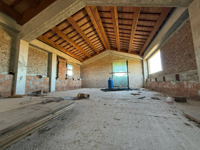 Cottages and Farmhouses for sale in Cupra Marittima