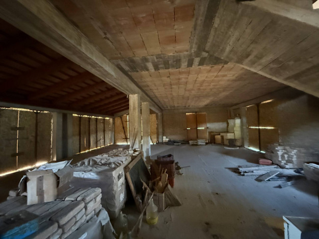 Cottages and Farmhouses for sale in Cupra Marittima