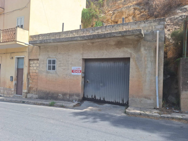 Garage in Vendita a Scicli