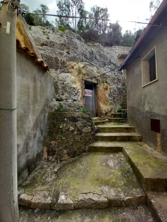 Grotta in Vendita a Scicli