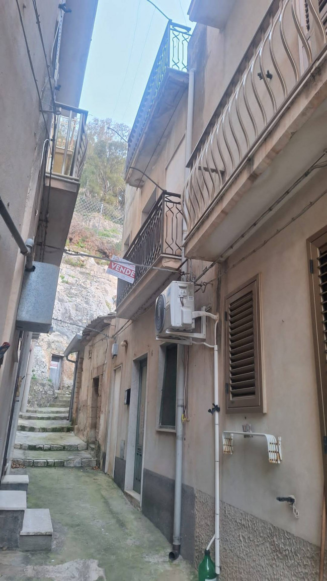 Casa singola in Vendita a Scicli