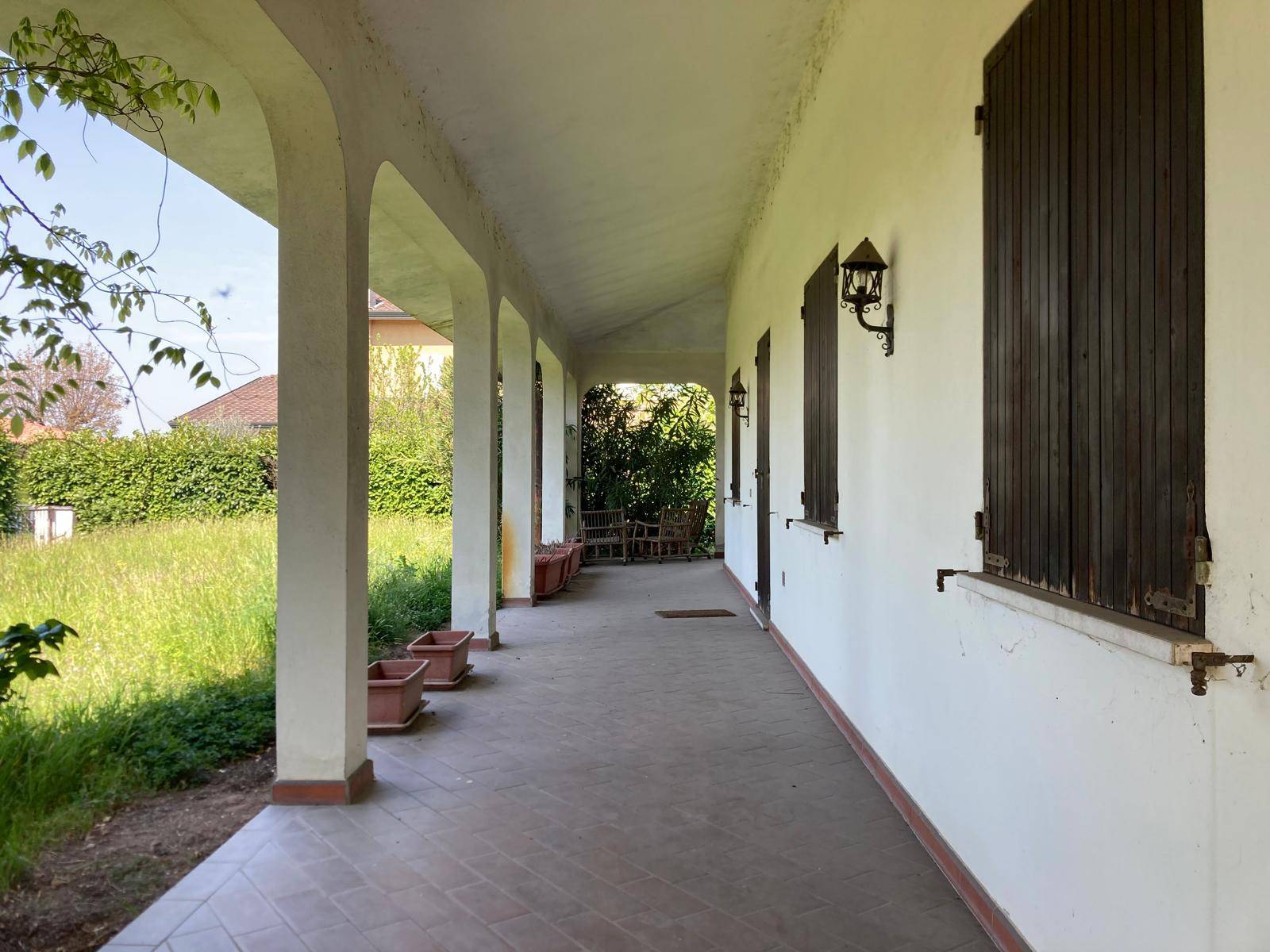 Villa in vendita a Curtatone (MN)