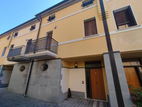 casa mantovana in Vendita a Mantova