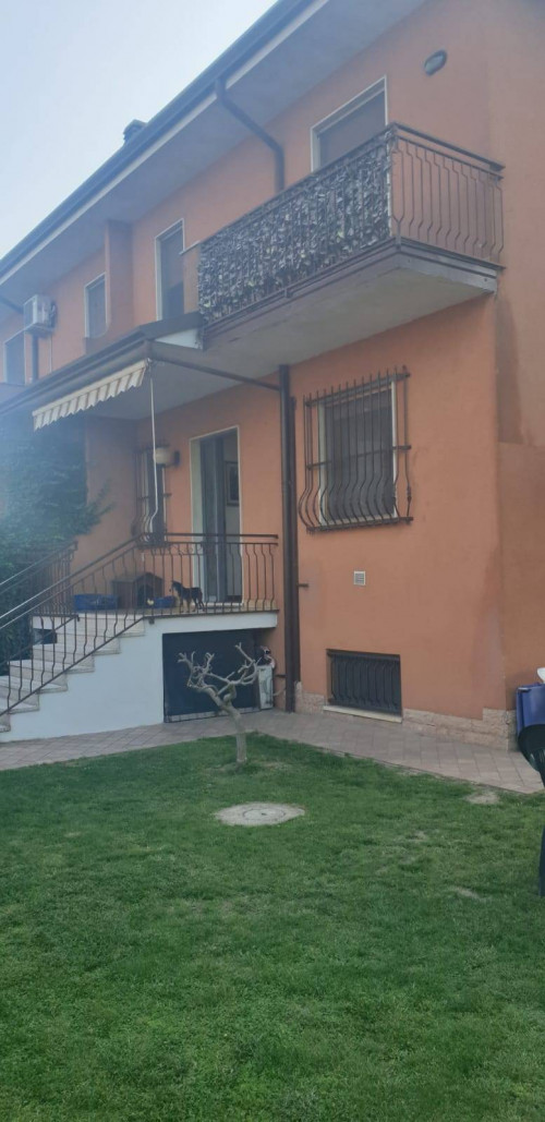 villetta bifamiliare in Vendita a Curtatone