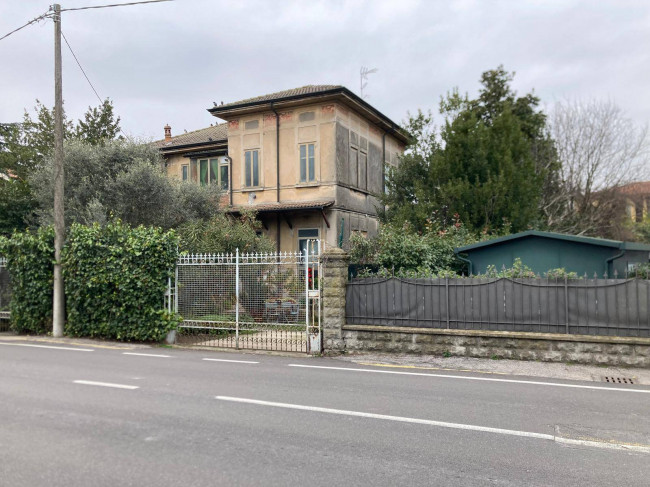 Villa in Vendita a Mantova