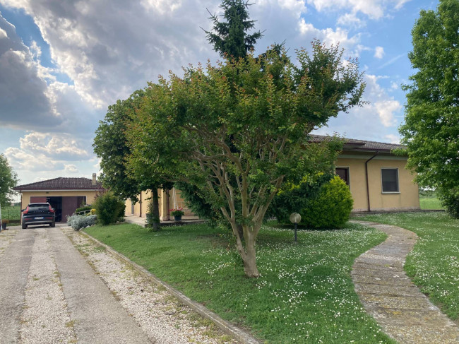 Villa in Vendita a Bagnolo San Vito