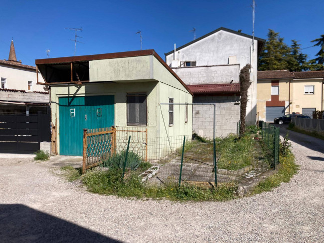garage in Vendita a Mantova