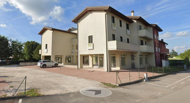 Locale commerciale in Vendita a Goito