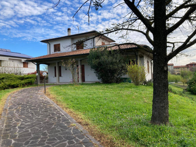Villa in Vendita a Mantova