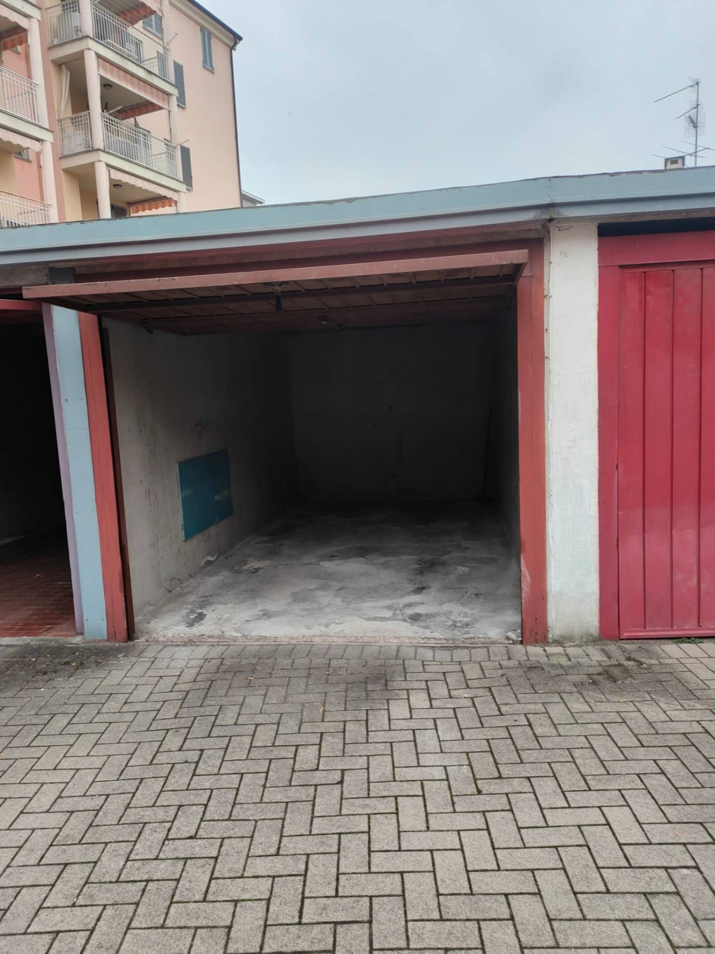 Garage/Box/Posto auto in vendita a Voghera (PV)
