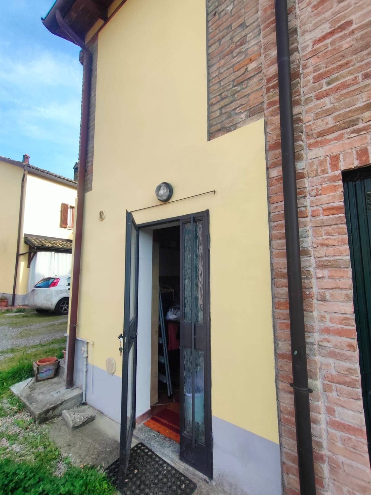 Casa indipendente in vendita a Lungavilla (PV)