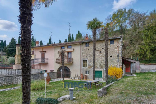 Landhaus / Rustico zum Kauf in Caprino Veronese