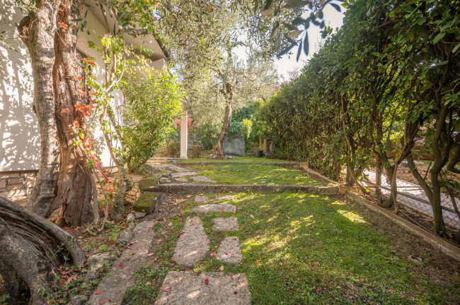 Villa in vendita a Torri Del Benaco (VR)