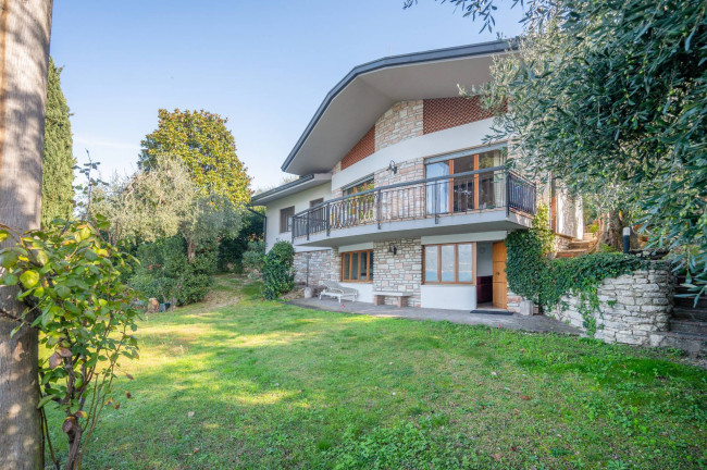 Villa in vendita a Torri Del Benaco (VR)