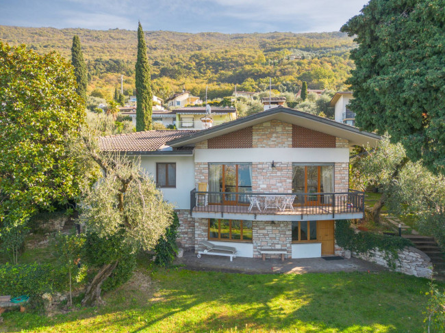 Villa in vendita a Torri Del Benaco (VR)