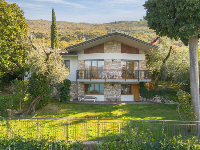 Villa in vendita a Torri Del Benaco (VR)