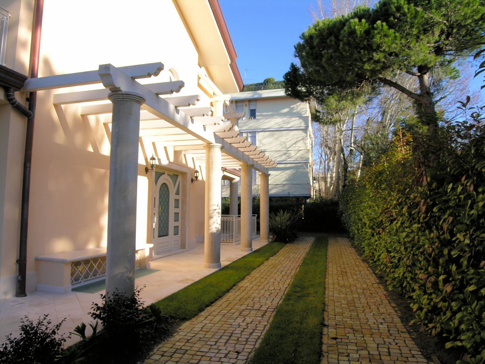 Villa FORTE DEI MARMI vendita    ASIP sas di Maurizio Bolognini e C.