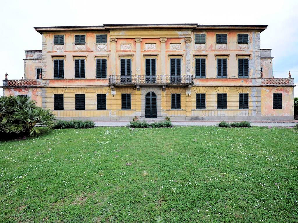 villa a Capannori 1468 metri quadri