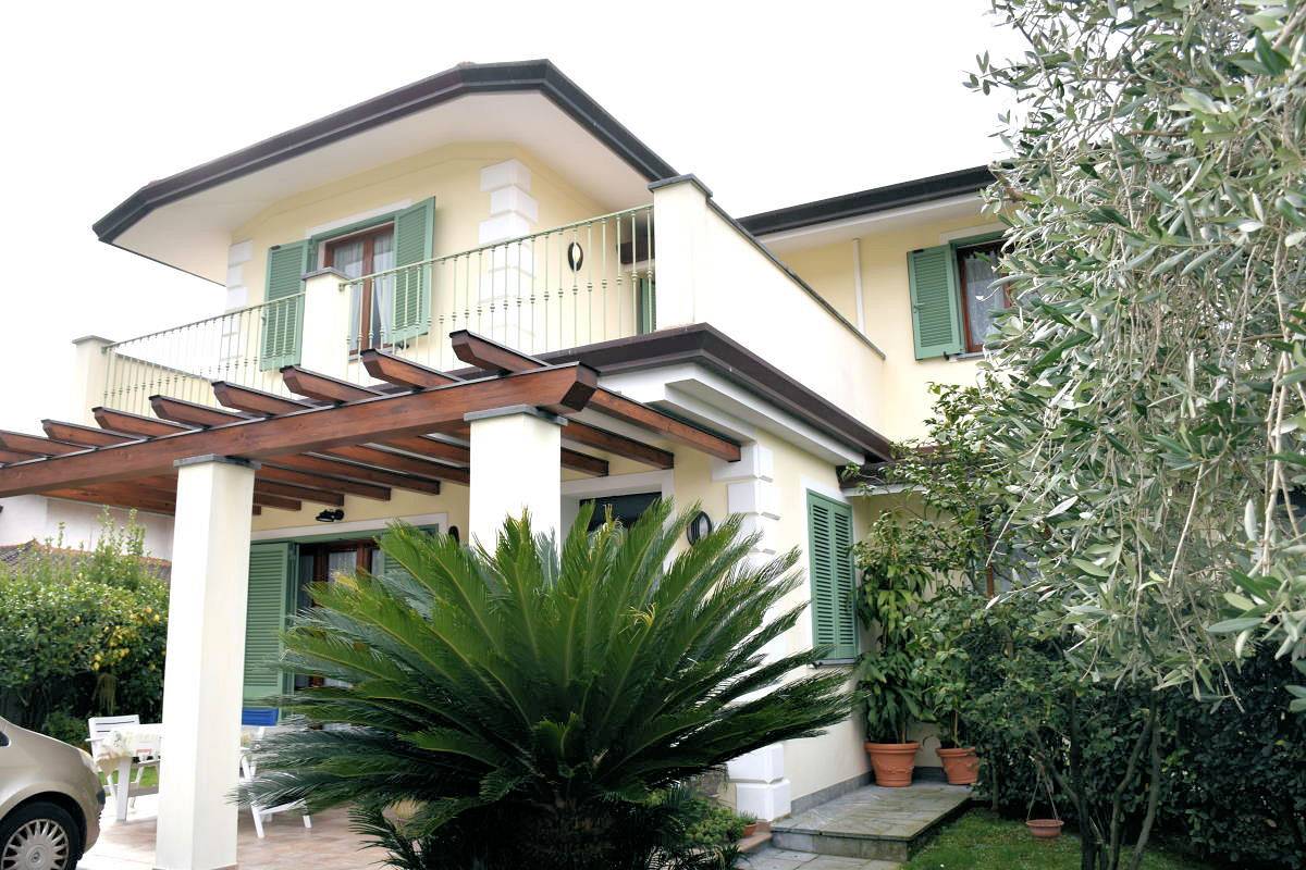 Villa FORTE DEI MARMI vendita    ASIP sas di Maurizio Bolognini e C.