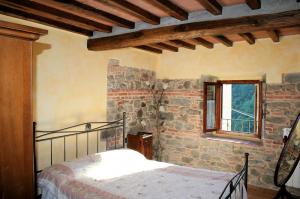 Terratetto semindipendente in borgo antico in vendita a Pescia