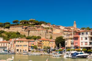 Stupendo complesso turistico ricettivo in posizione strategica in vendita a Grosseto