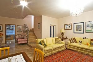 Villa ristrutturata con parco in vendita a Pitigliano