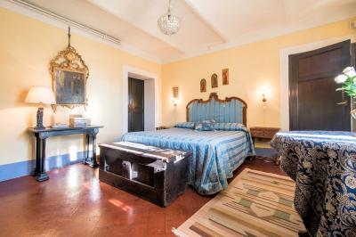 Antica villa padronale con parco in vendita a Pescia