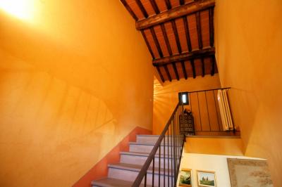 Casa colonica con piscina e vista panoramica in vendita a Buggiano