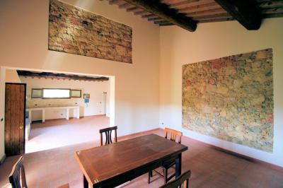 Casa colonica ristrutturata con parco e piscina in vendita a Casciana Terme Lari