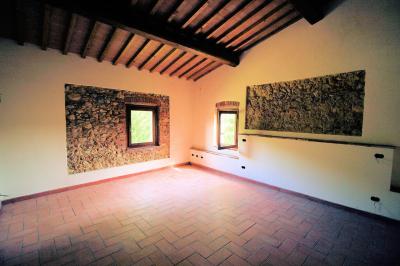 Casa colonica ristrutturata con parco e piscina in vendita a Casciana Terme Lari