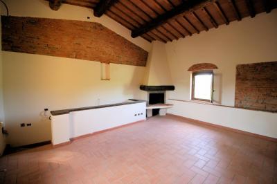 Casa colonica ristrutturata con parco e piscina in vendita a Casciana Terme Lari