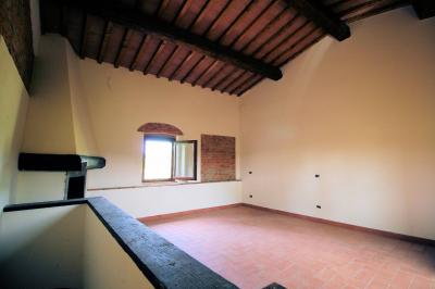 Casa colonica ristrutturata con parco e piscina in vendita a Casciana Terme Lari
