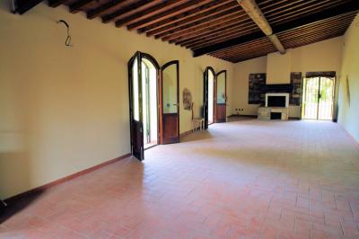 Casa colonica ristrutturata con parco e piscina in vendita a Casciana Terme Lari
