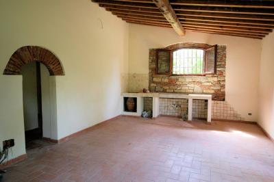 Casa colonica ristrutturata con parco e piscina in vendita a Casciana Terme Lari