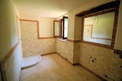 Casa colonica ristrutturata con parco e piscina in vendita a Casciana Terme Lari
