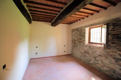 Casa colonica ristrutturata con parco e piscina in vendita a Casciana Terme Lari