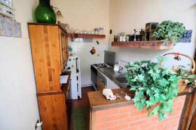 Porzione di terratetto con giardino e vista panoramica in vendita a Manciano