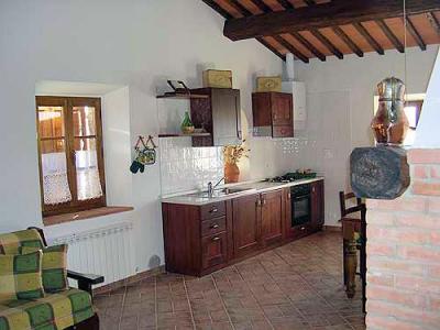 Azienda agrituristica in posizione panoramica con piscina in vendita a Pienza