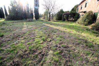 Complesso immobiliare di ampia metratura da ristrutturare in vendita a Altopascio